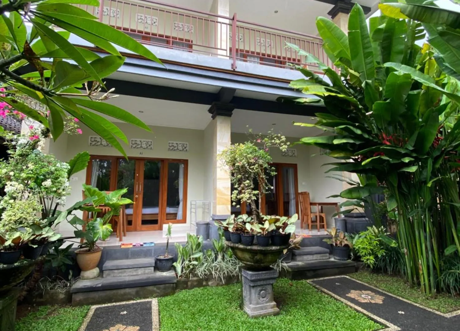 Suryadina Guest House Ubud  0*, Убуд Индонезия