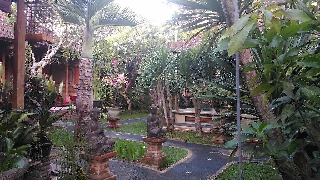 Suryadina Guest House Ubud