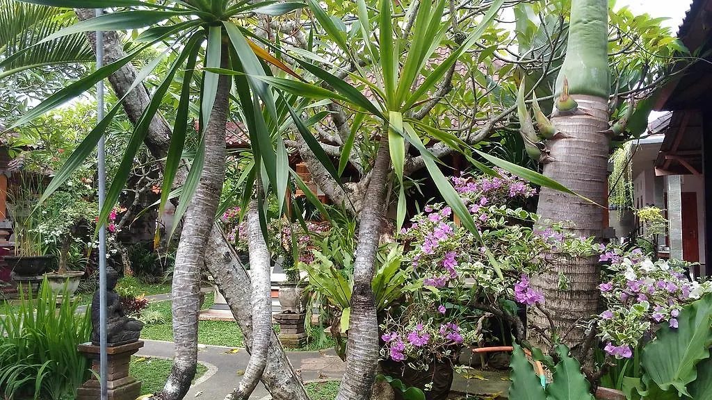 Suryadina Guest House Ubud