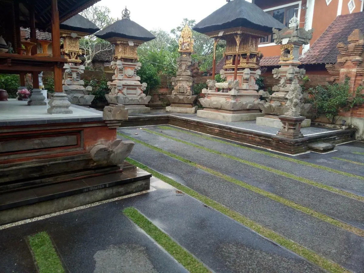 Suryadina Guest House Ubud
