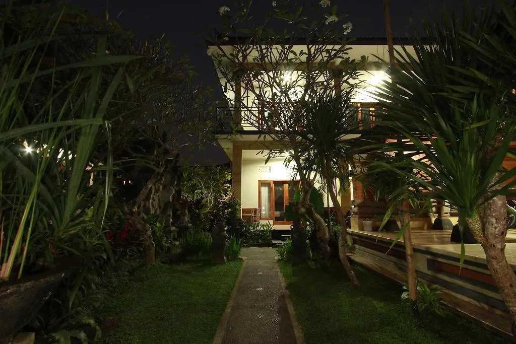 Suryadina Guest House Ubud